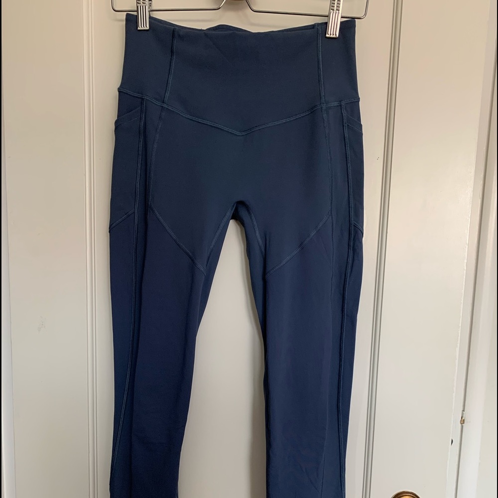 Lululemon All The Right Places 28” Blue Sz 6
